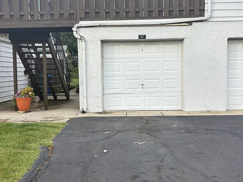 2516 Nassau Dr