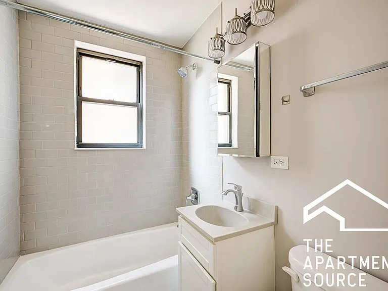 817 W Lakeside Pl #208 — Photo 7