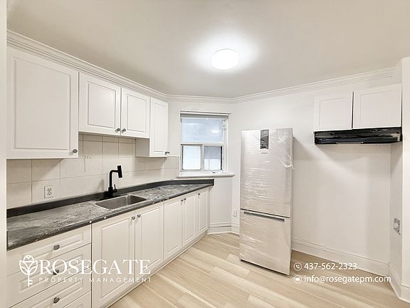3rd image of 113 Vaughan Rd #1