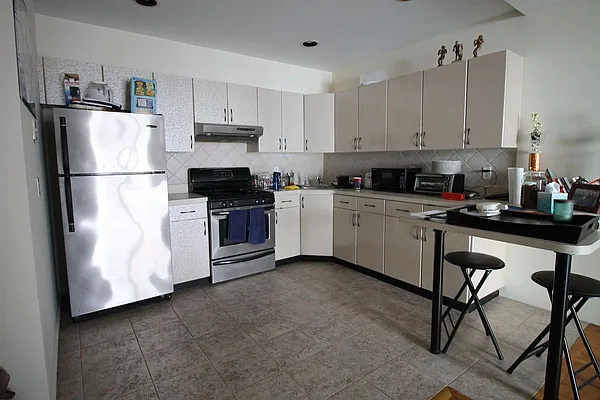 Rented by Calabrese Real Estate | media 2