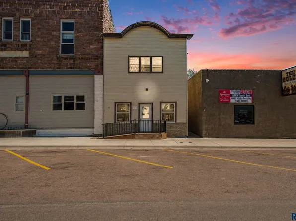 524 N Main Ave, Garretson, SD 57030
