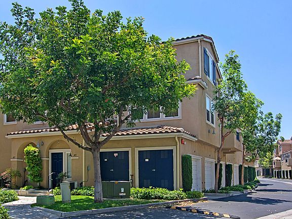 2nd image of 1451 Paseo Aurora