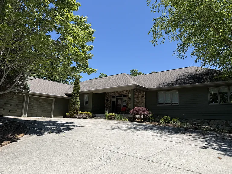 139 Summit Dr — Photo 40