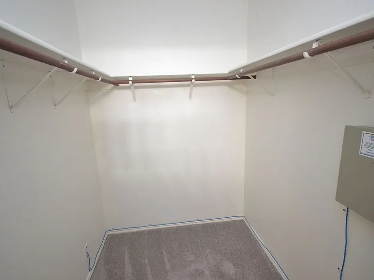 1803 Warwick Cv — Photo 18