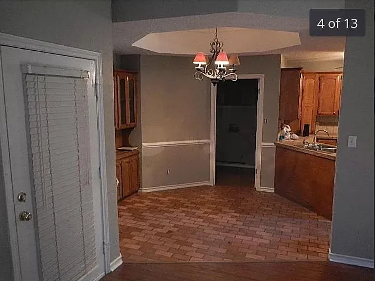 5604 Stoneridge Dr — Photo 4