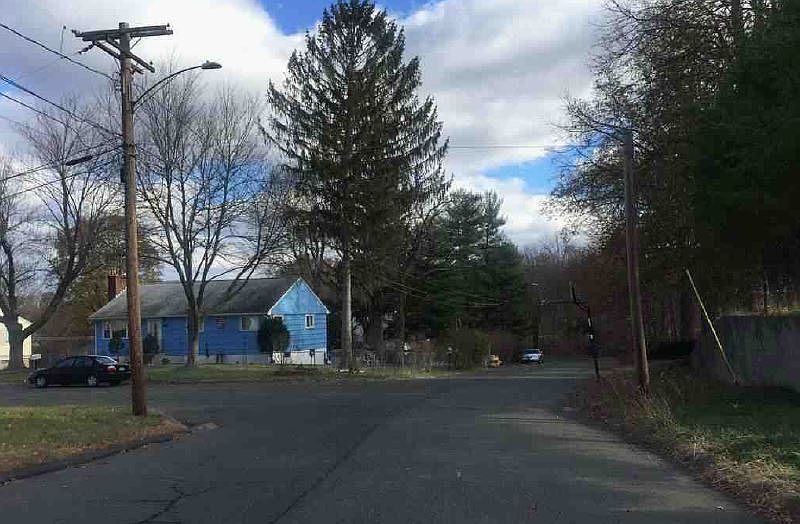 2nd image of 71 Bennett Ave