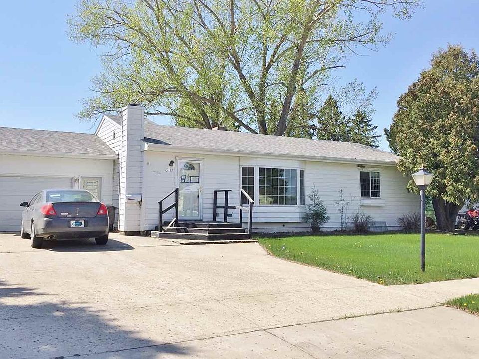 1st image of 217 13th St W