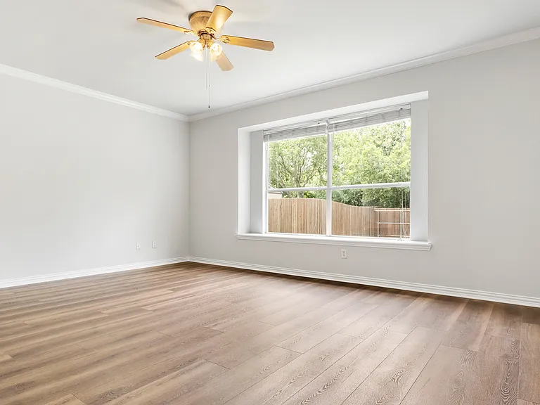 135 Springtree St — Photo 11