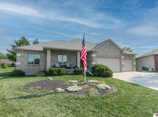 880 Morning Glory Ct, Hickman, NE 68372