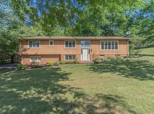 8614 Meadowland Ct, Saline, MI