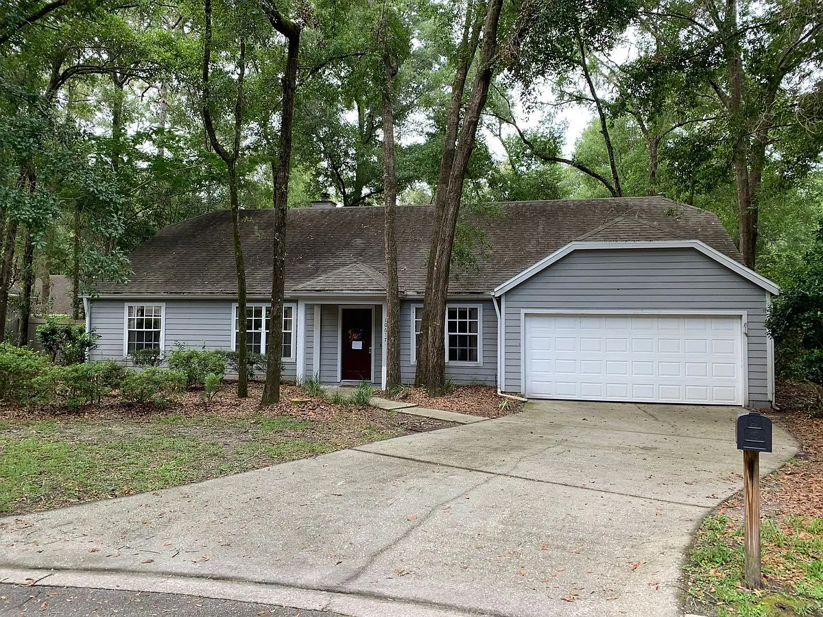 Building Photo - 10617 SW 55th Pl