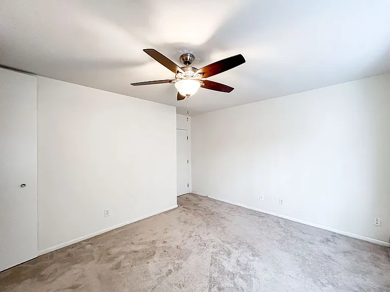 242 West Franklin Ave — Photo 62