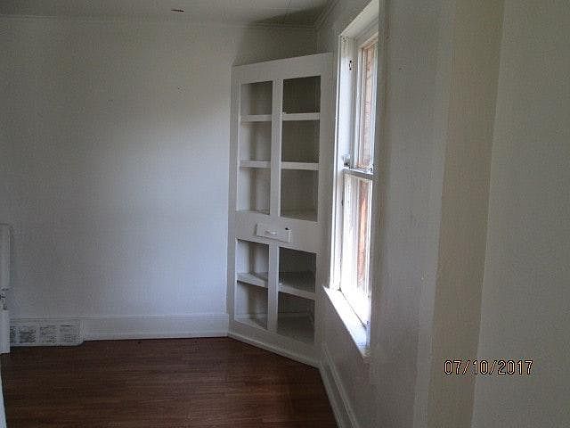 1st image of 2423 W Antoinette St