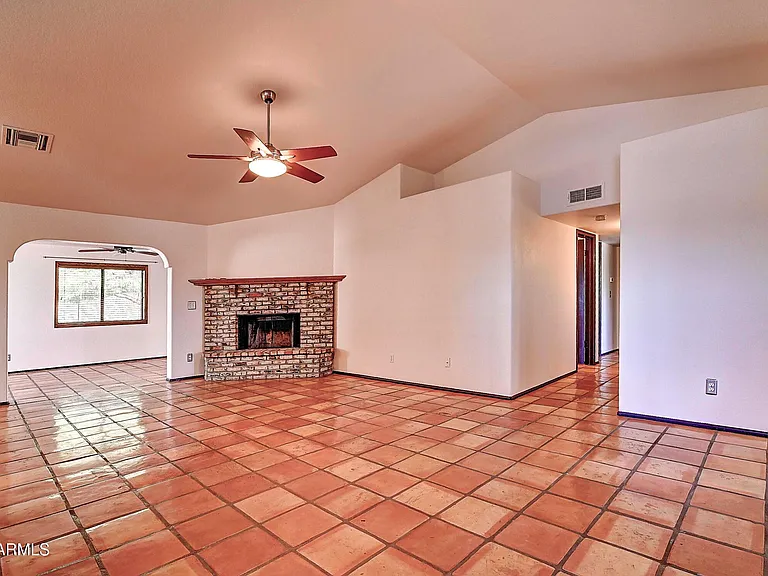 14004 N Sussex Pl — Photo 13