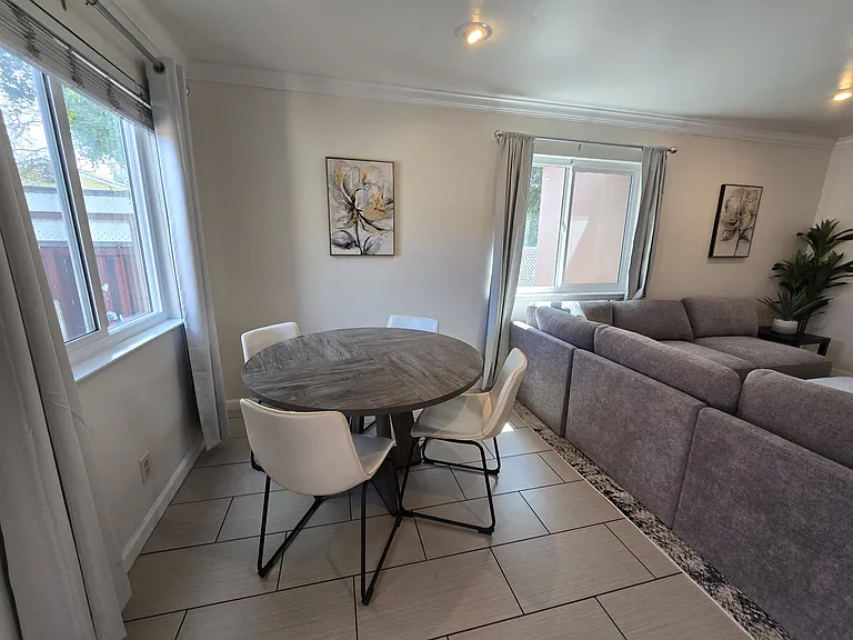 576 Pomeroy Ave — Photo 23