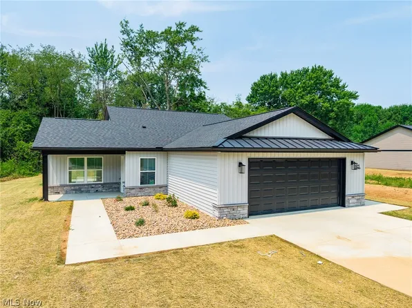 1925 Candell Ave SW, Massillon, OH 44646