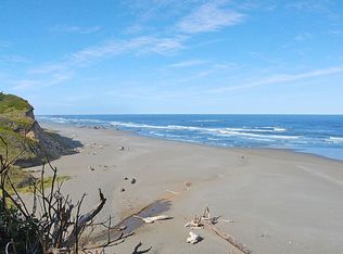 94964 Cypress Dr, Gold Beach, OR 97444