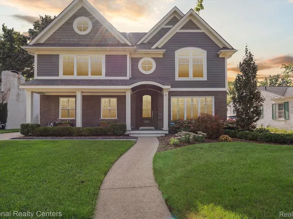 320 Kercheval Ave, Grosse Pointe Farms, MI 48236