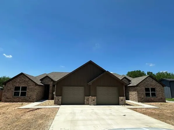 228 Saint Charles Dr, Springtown, TX 76082