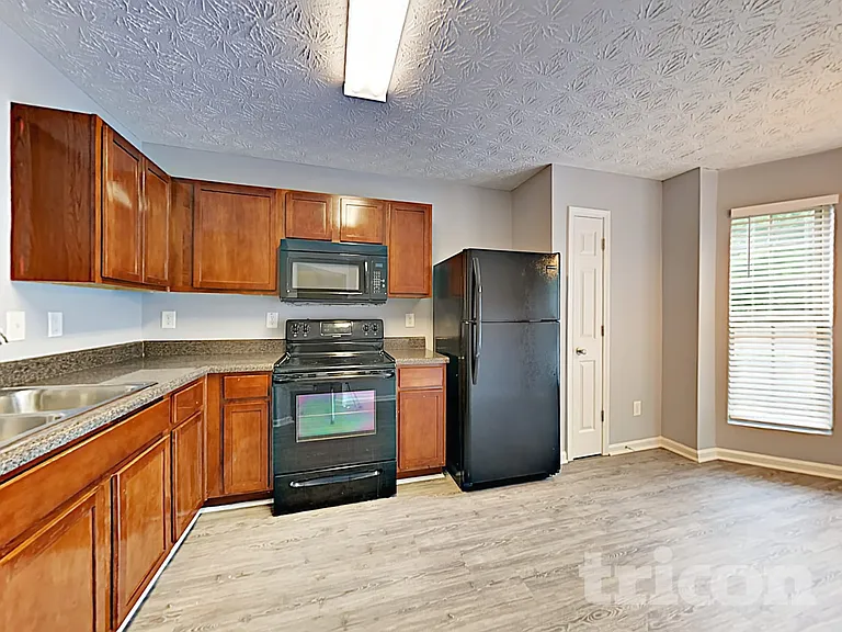 418 Whippet St — Photo 8