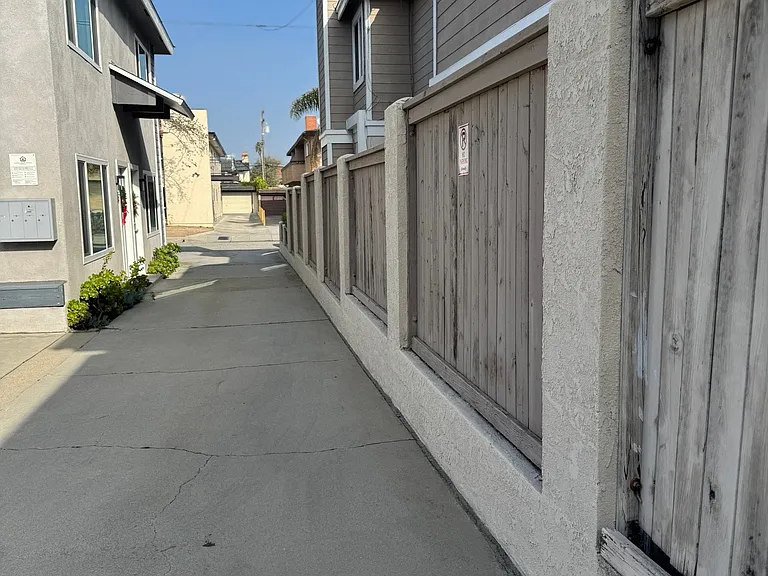 2212 Voorhees Ave — Photo 7