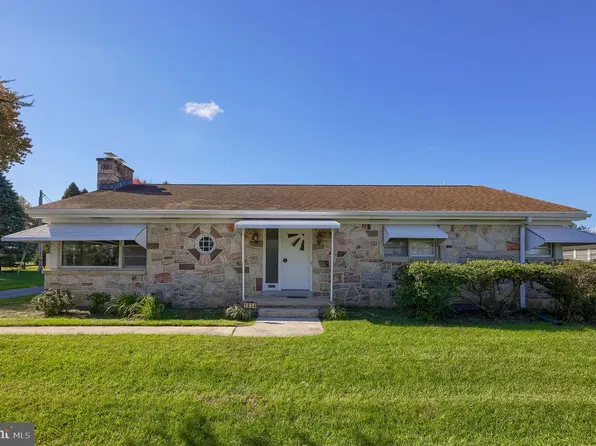 1034 Fishburn Rd, Hershey, PA 17033