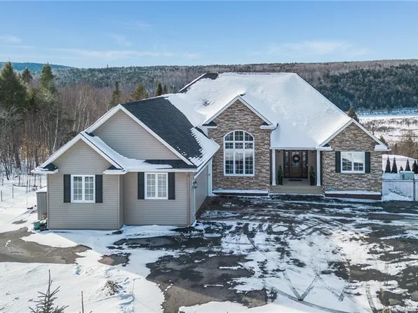 29 Inspiration Ln, Saint Marys, NB E3A 9X9