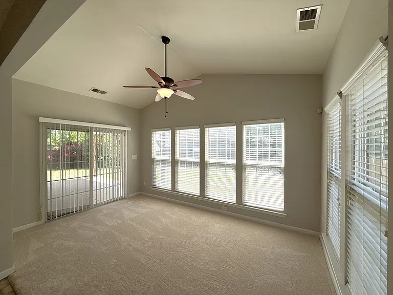 2140 Pineapple Ct — Photo 6