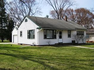 525 Huron Rd, Machesney Park, IL 61115