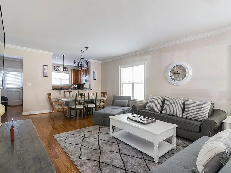 313 Woodvale Pl — Photo 7