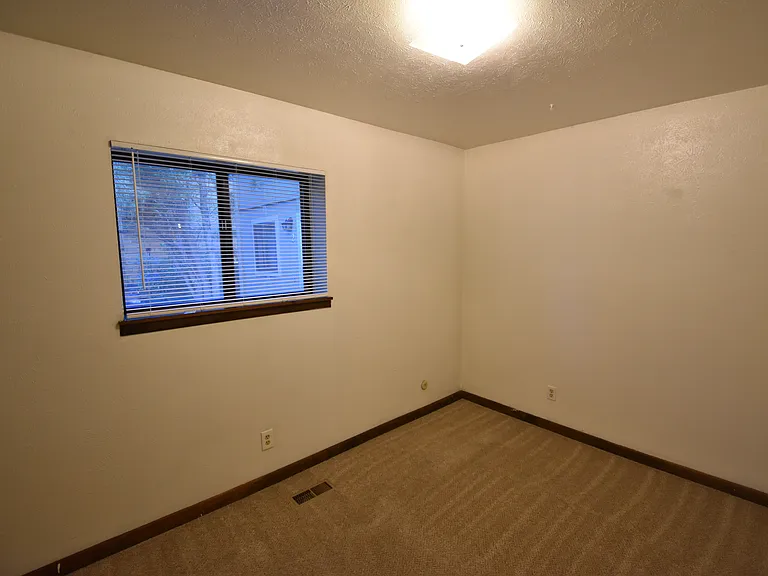 2230 Walnut St #1 — Photo 10
