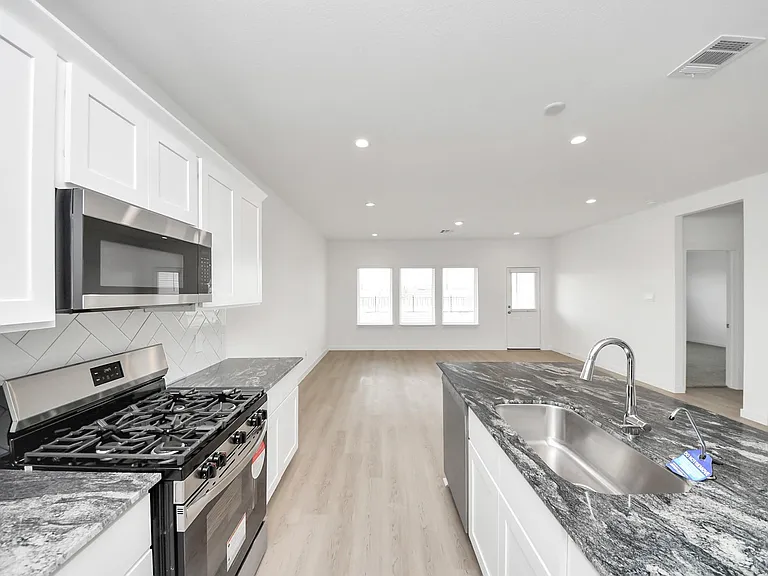 8550 Tropical Breeze Way — Photo 19