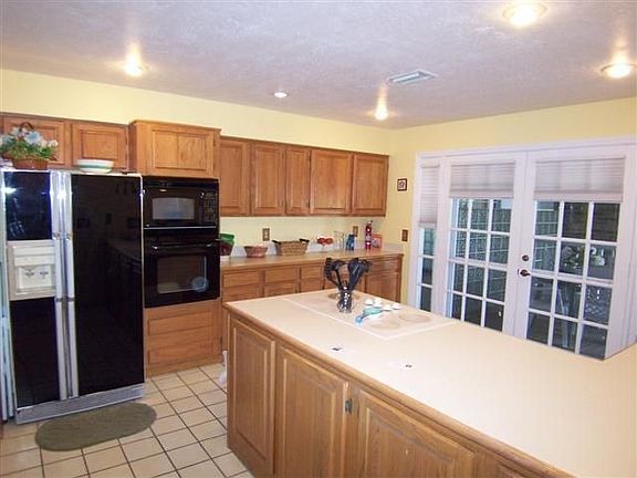 3rd image of 585 Shadow Wood Ln APT 15