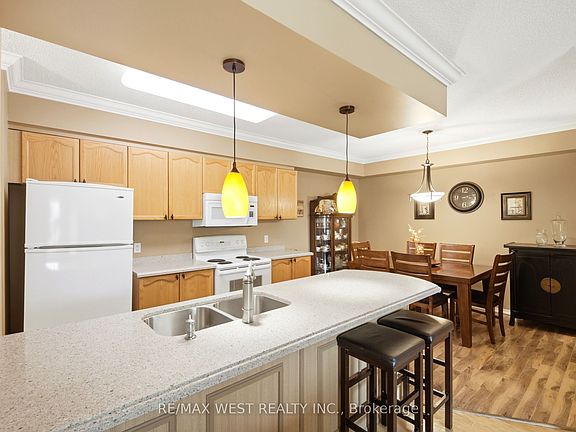 4th image of 24 Chapel St #407
