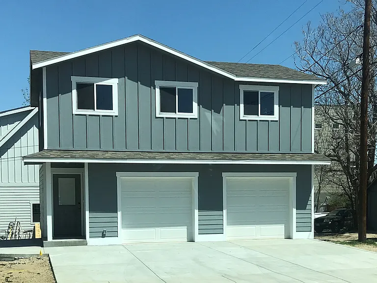 300 E Geneseo St #B — Photo 2