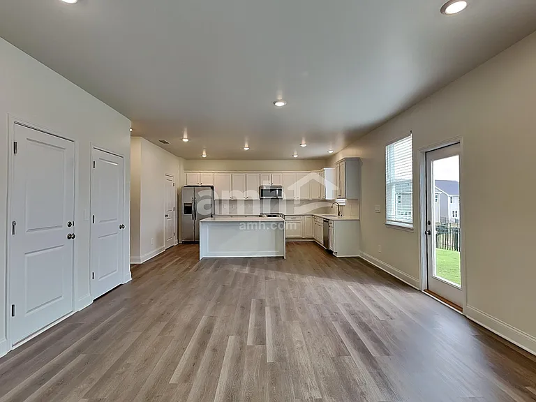 3337 Emzy Dr — Photo 4