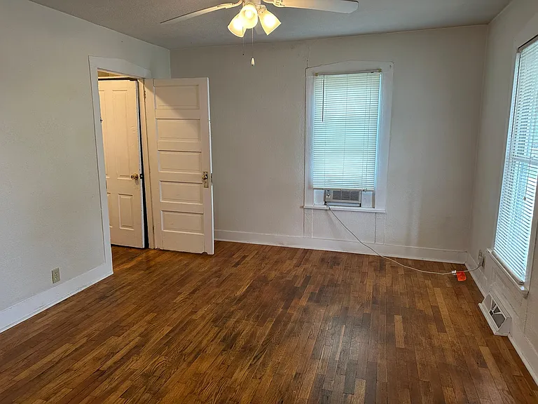 415 S High St — Photo 10