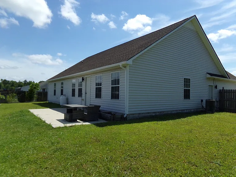 1016 Locust Ct — Photo 28