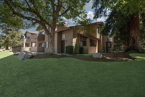 Laurelwood Oaks Photo 1 Laurelwood Oaks Photo 1