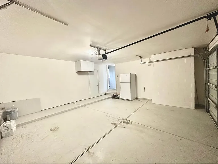 23121 Hoffman St — Photo 5