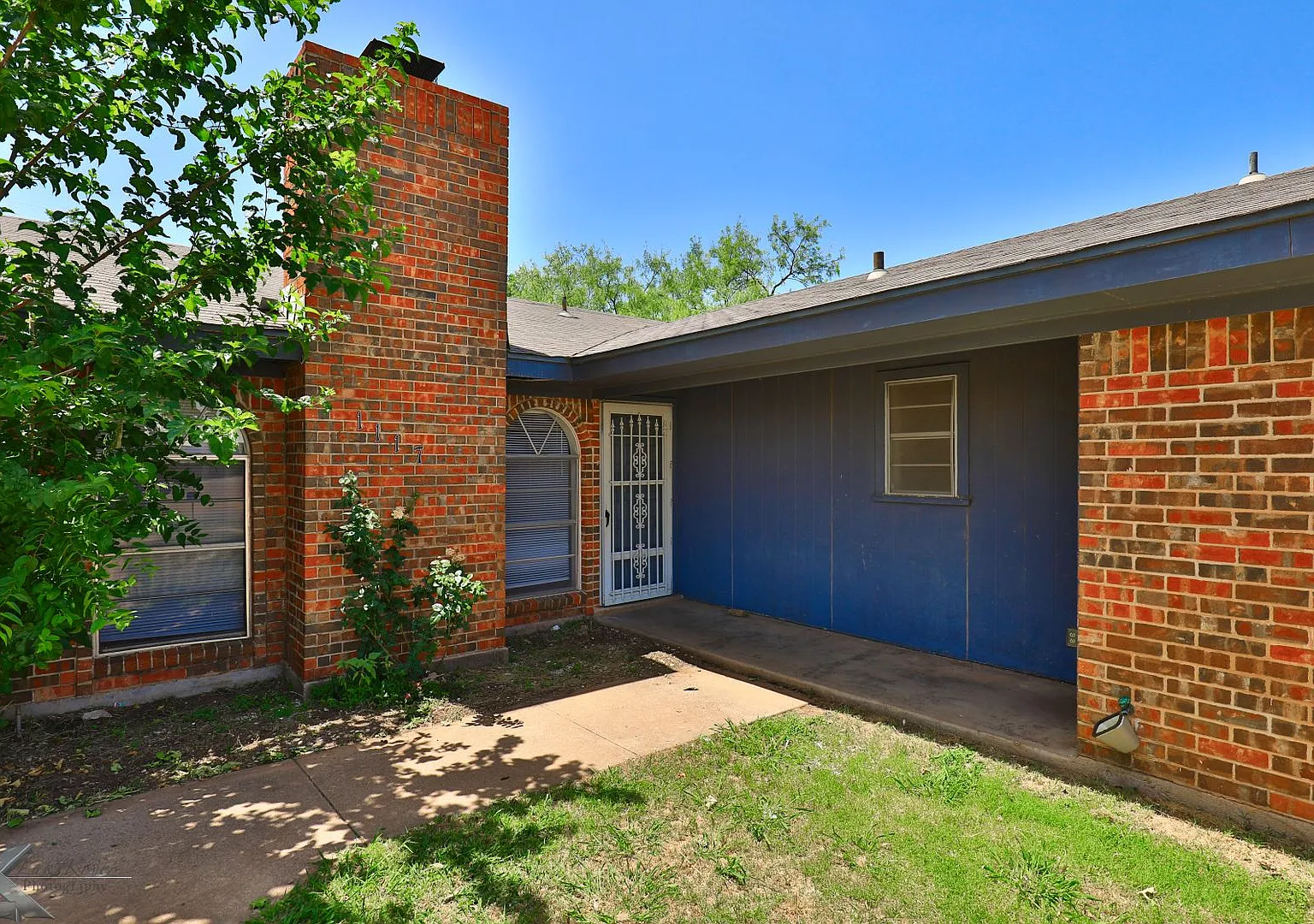 3/2/2 DUPLEX near ACU! — Photo 1