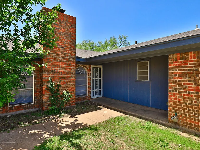 1117 Ruswood Dr — Photo 1