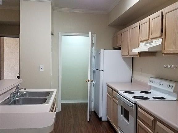 4th image of 5608 Pinnacle Heights Cir APT 112