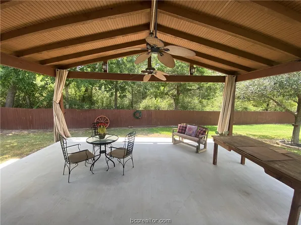 1721 Summerwood Loop, Bryan, TX 77807