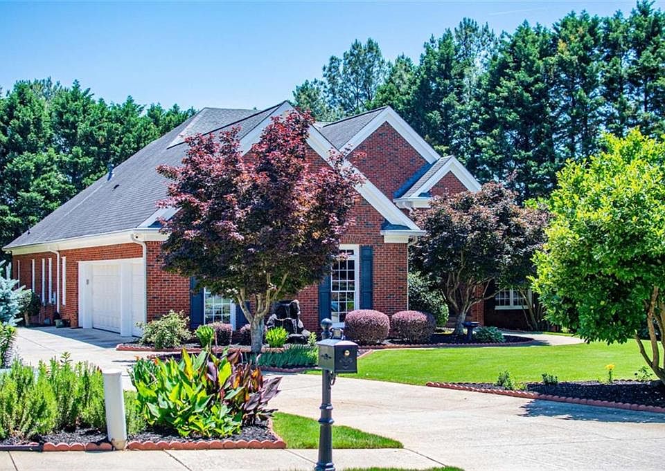 1st image of 303 Ivy Brook Ct