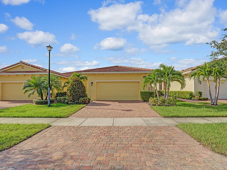 21026 SW Modena Way — Photo 1