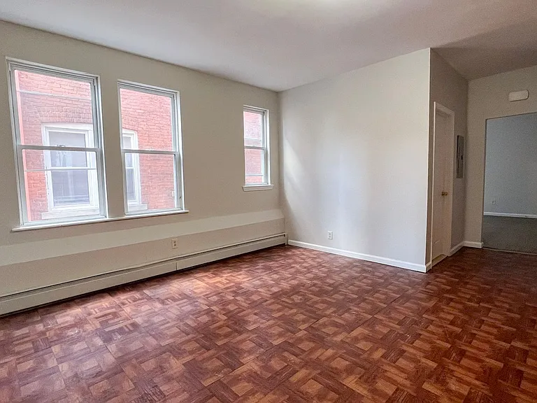 158-160 Westland St / Amauta Apartments, LLC — Photo 12