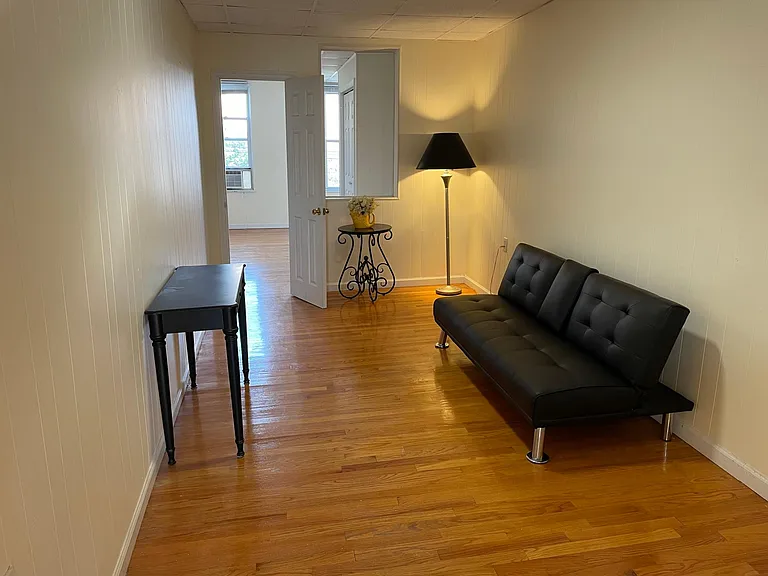 475 Monmouth St #4 — Photo 6