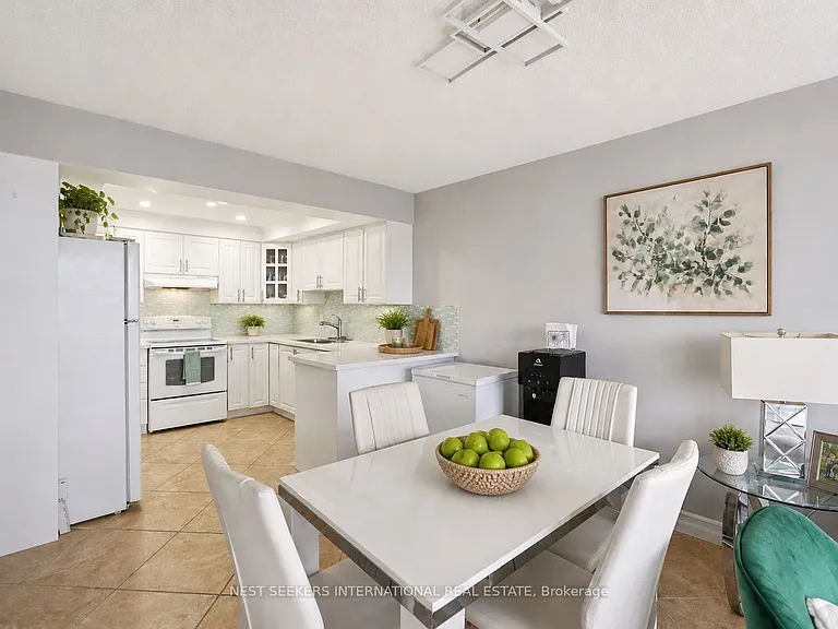 310 Mill St S #811 — Photo 5