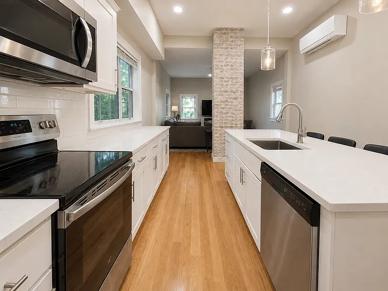 62 Foster St #1 — Photo 2